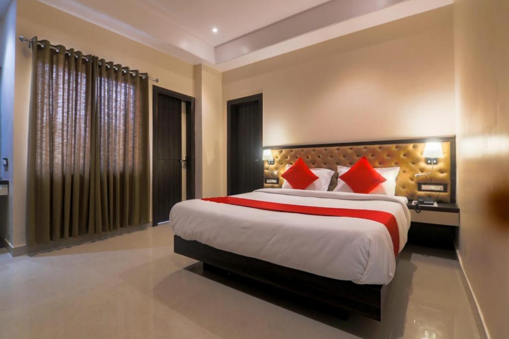 Aditya Residency Guwahati Ngoại thất bức ảnh